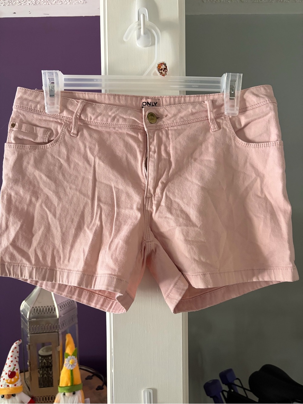 ONLY Slim Low-Rise Shorts in Pale Pink